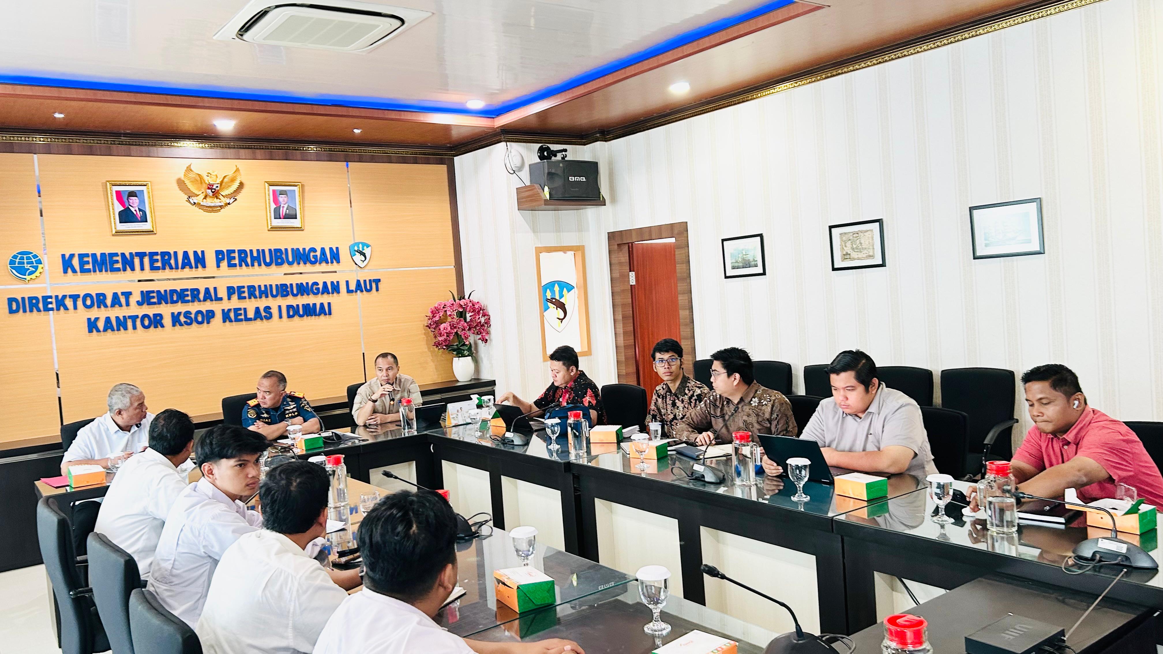 Kantor KSOP Kelas I Dumai menerima kedatangan PT Pelindo (Persero) Regional 1 Cabang Dumai dan PT Patimban Banyu Nagara Utama yang melaporkan penambahan fasilitas Pelabuhan terkait suplai air bersih di dermaga
